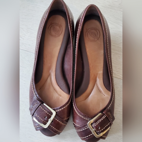 Nurture Sz.7 Leather Flats - Picture 2 of 4